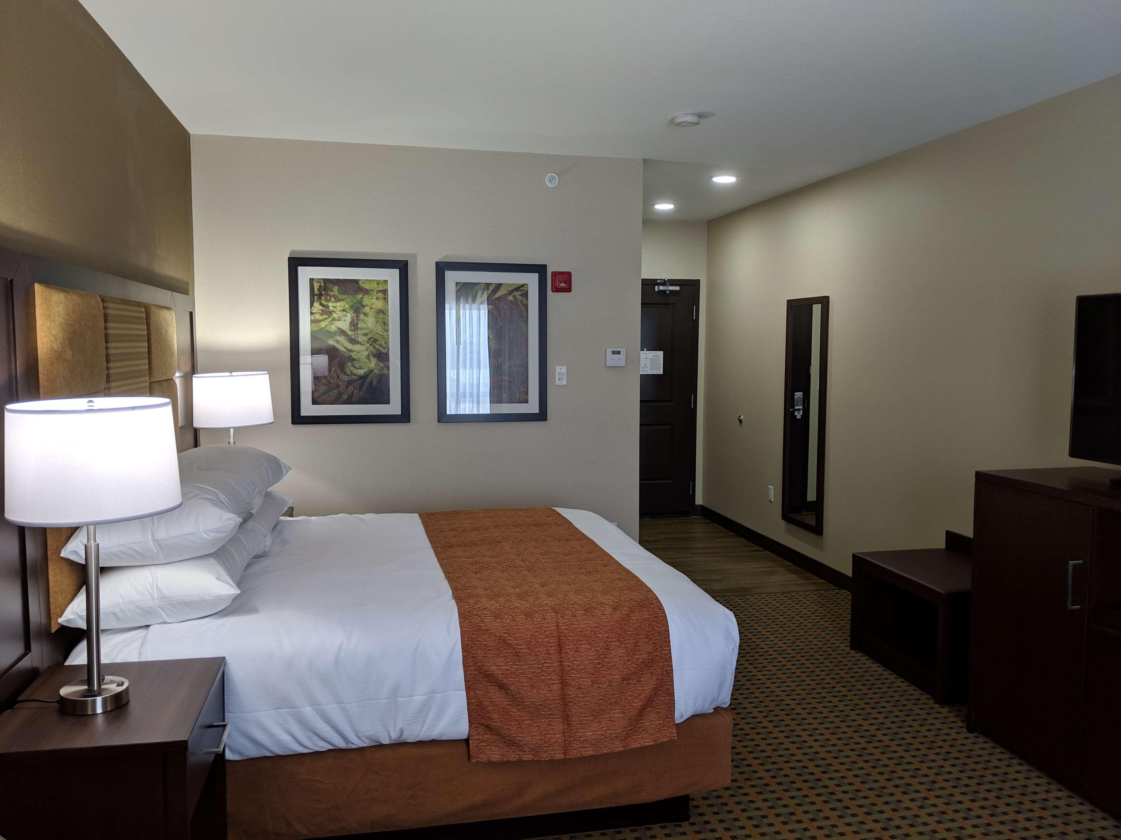 Best Western Plus Hinton Inn & Suites Zewnętrze zdjęcie