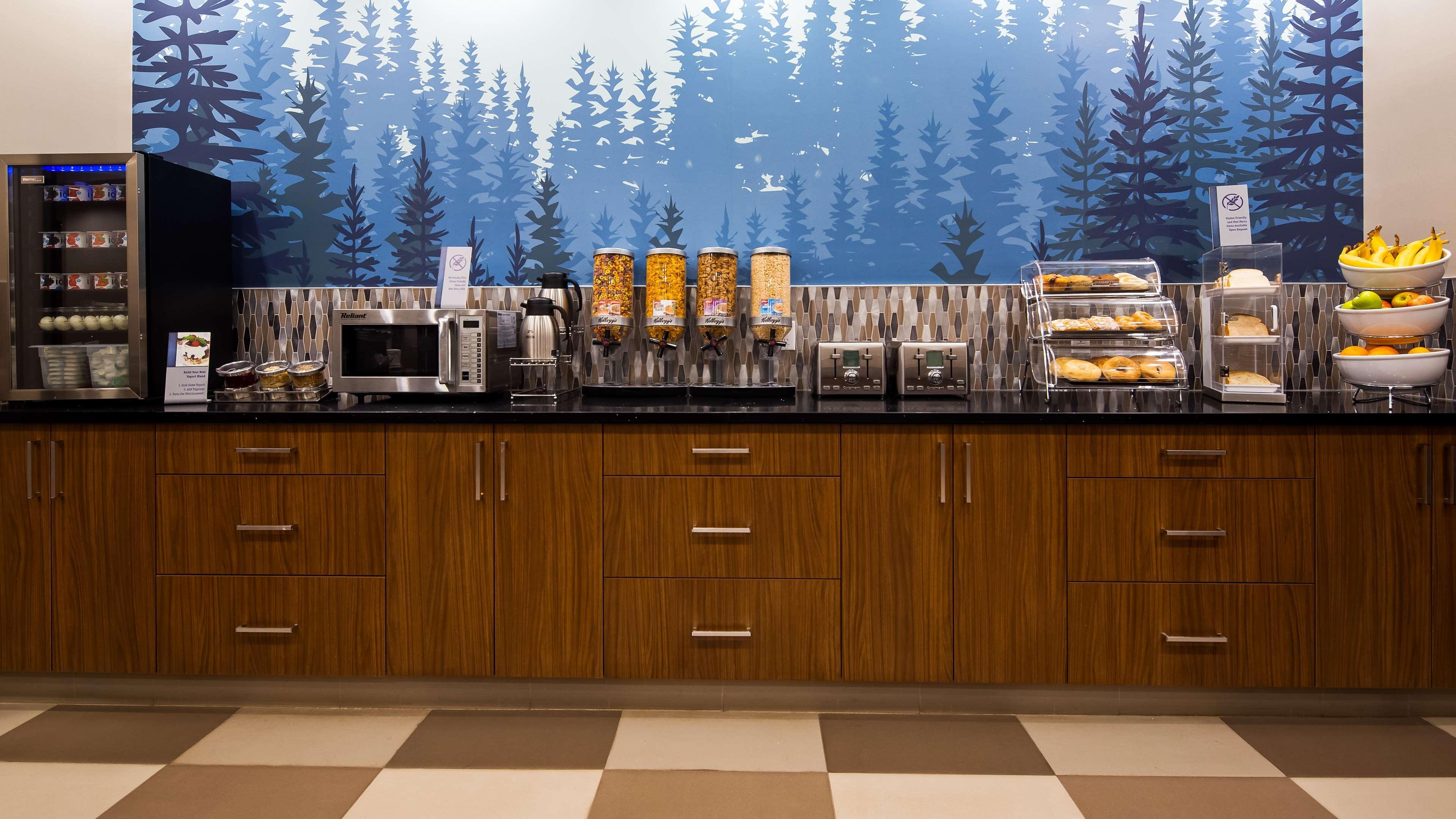 Best Western Plus Hinton Inn & Suites Zewnętrze zdjęcie