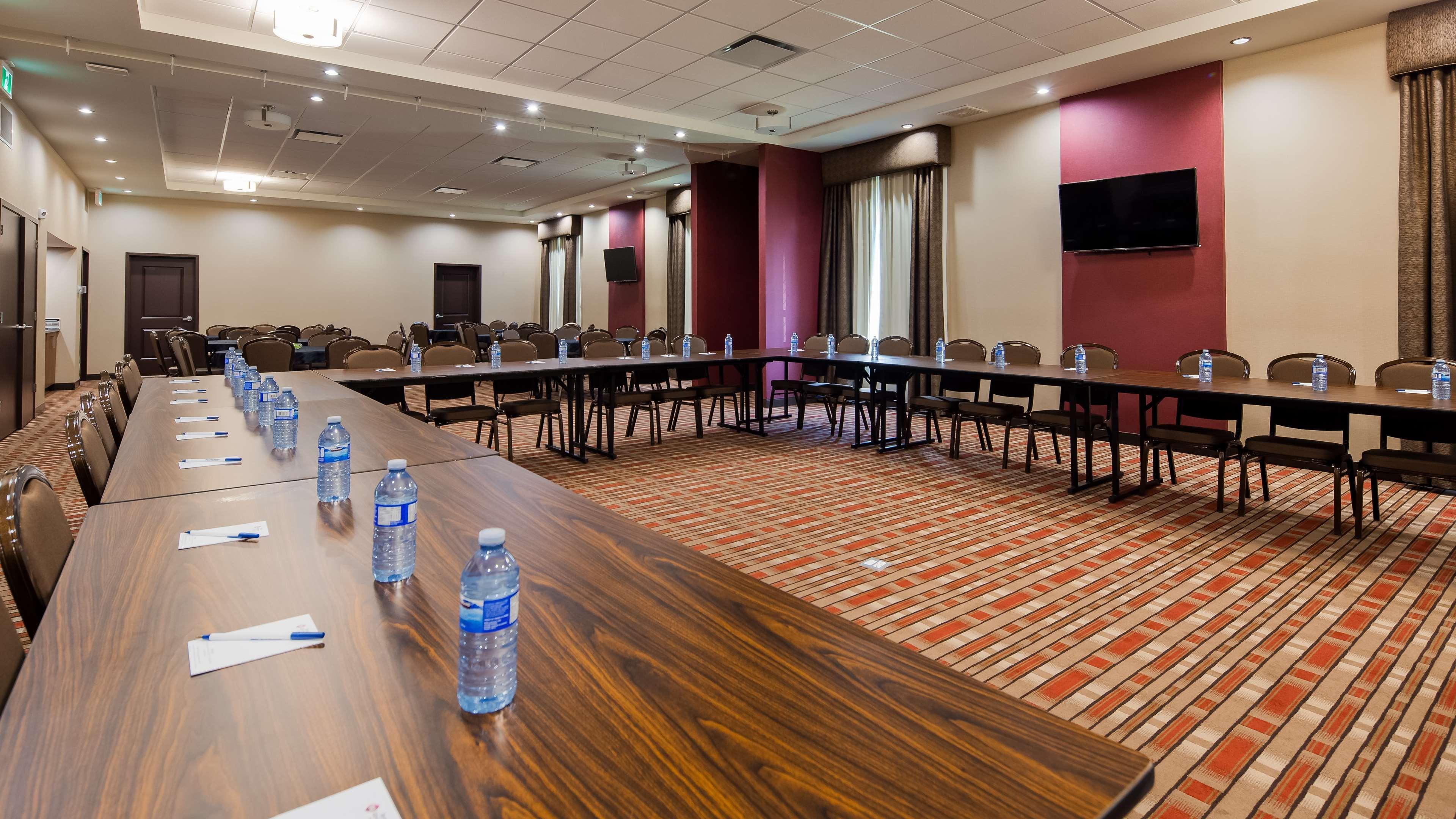 Best Western Plus Hinton Inn & Suites Zewnętrze zdjęcie