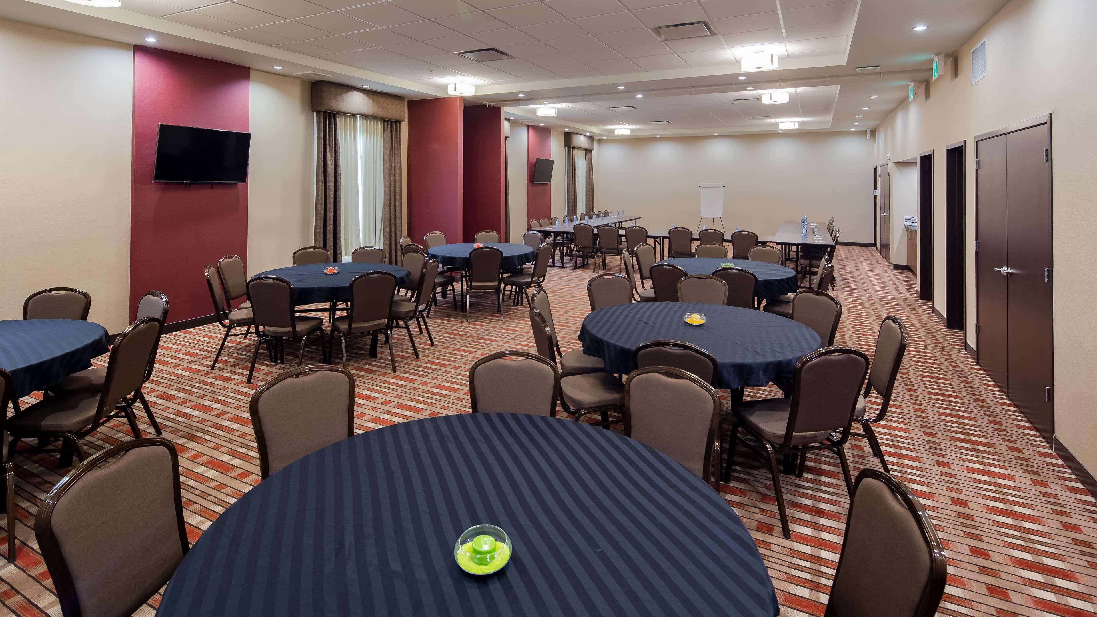 Best Western Plus Hinton Inn & Suites Zewnętrze zdjęcie