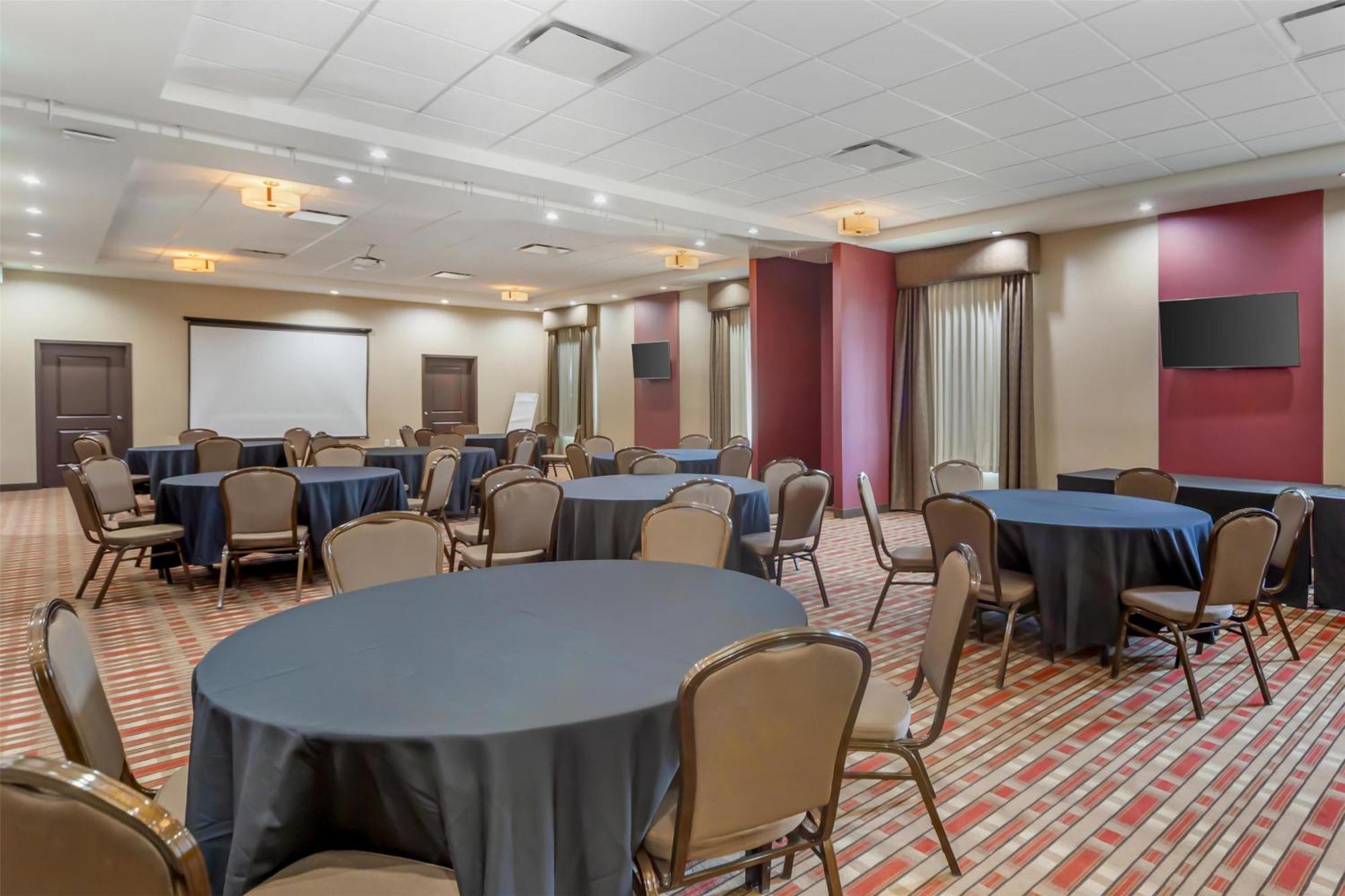 Best Western Plus Hinton Inn & Suites Zewnętrze zdjęcie
