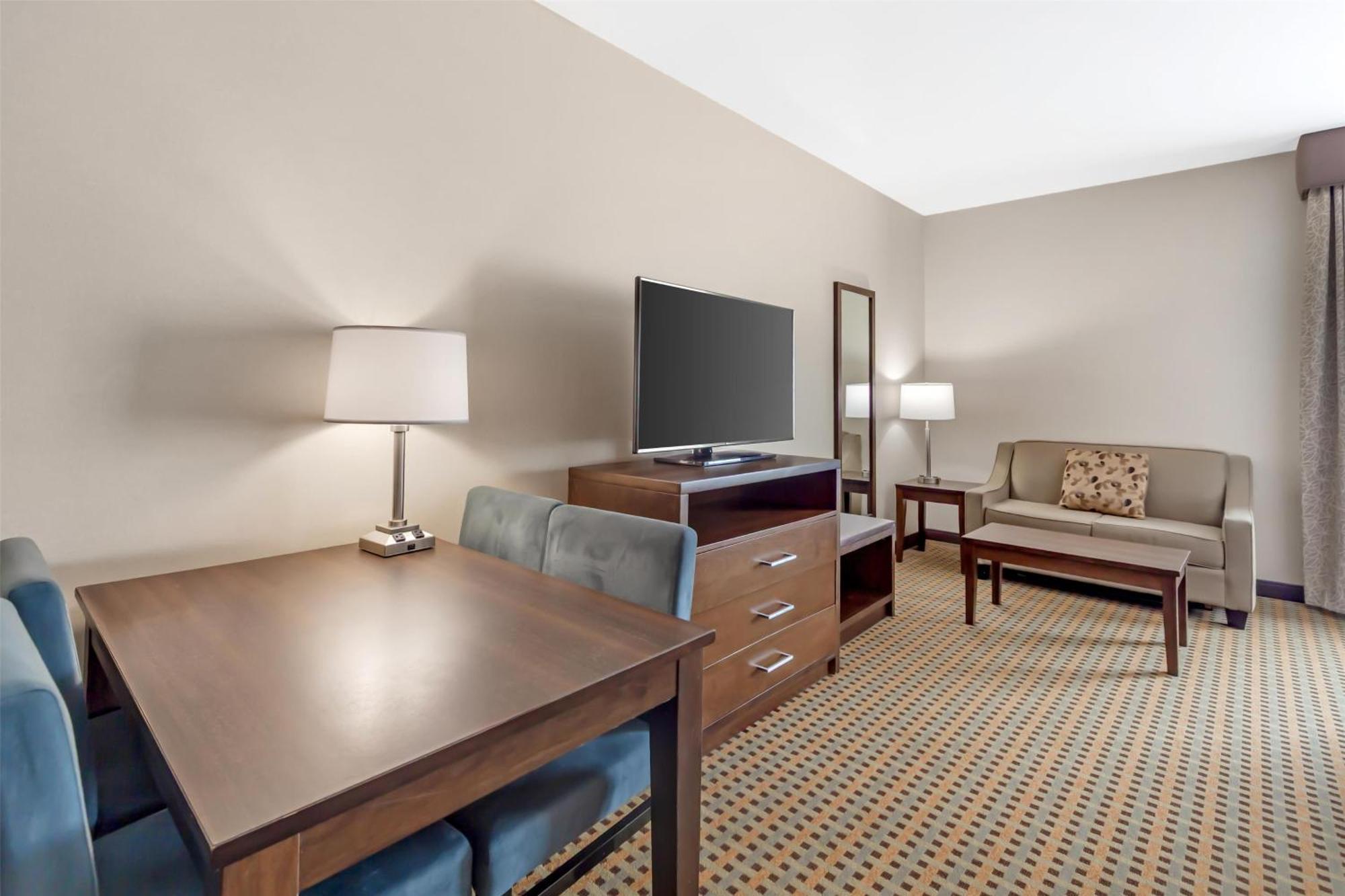 Best Western Plus Hinton Inn & Suites Zewnętrze zdjęcie