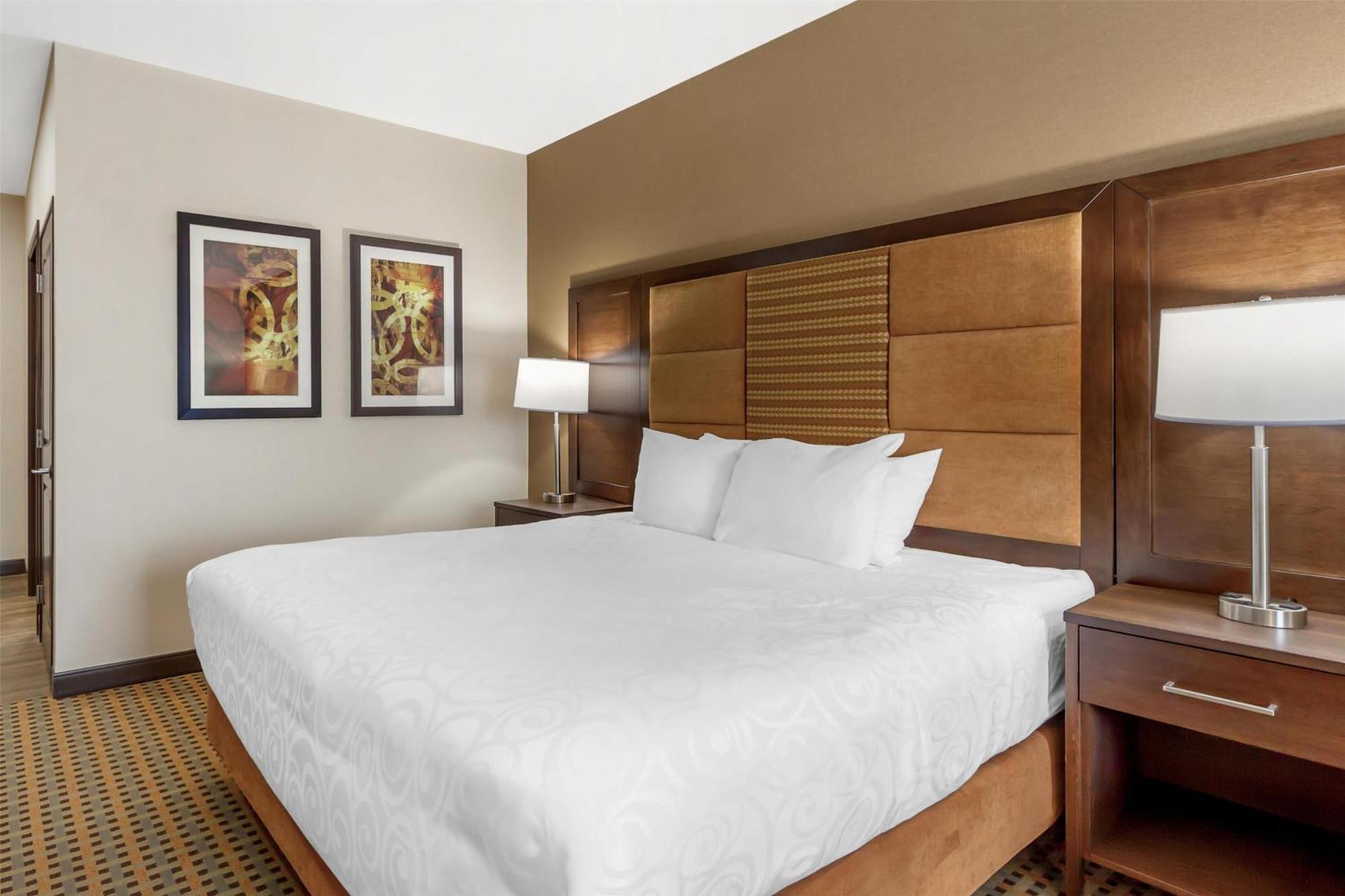 Best Western Plus Hinton Inn & Suites Zewnętrze zdjęcie